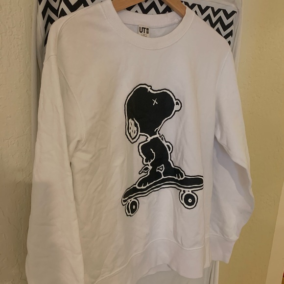Uniqlo Tops - Kaws Uniqlo Snoopy Crewneck Sweatshirt